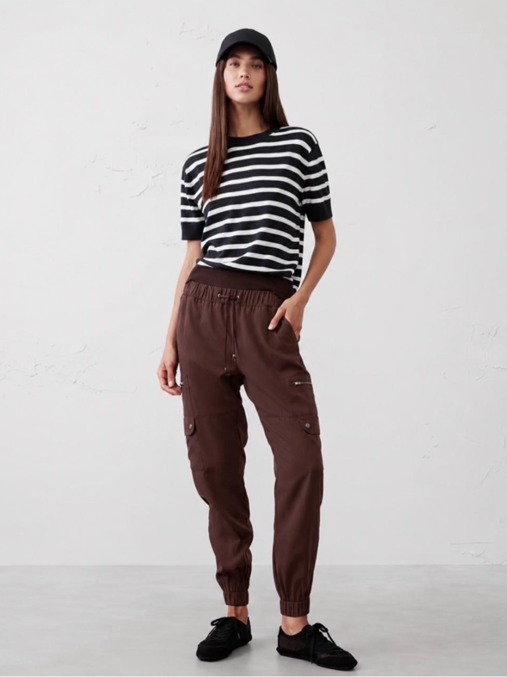 Banana Republic Brown Tencel Cargo Joggers S